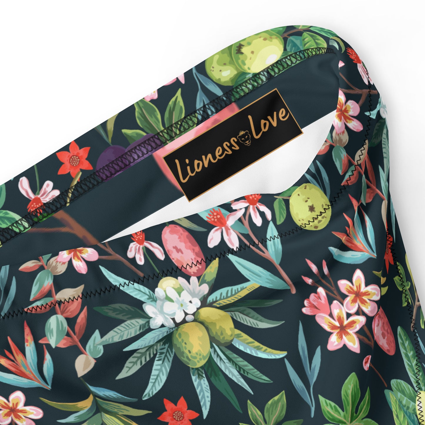 With their flattering cut and adjustable ties, these bikini bottoms provide versatility and allow you to customize the fit to your preference.