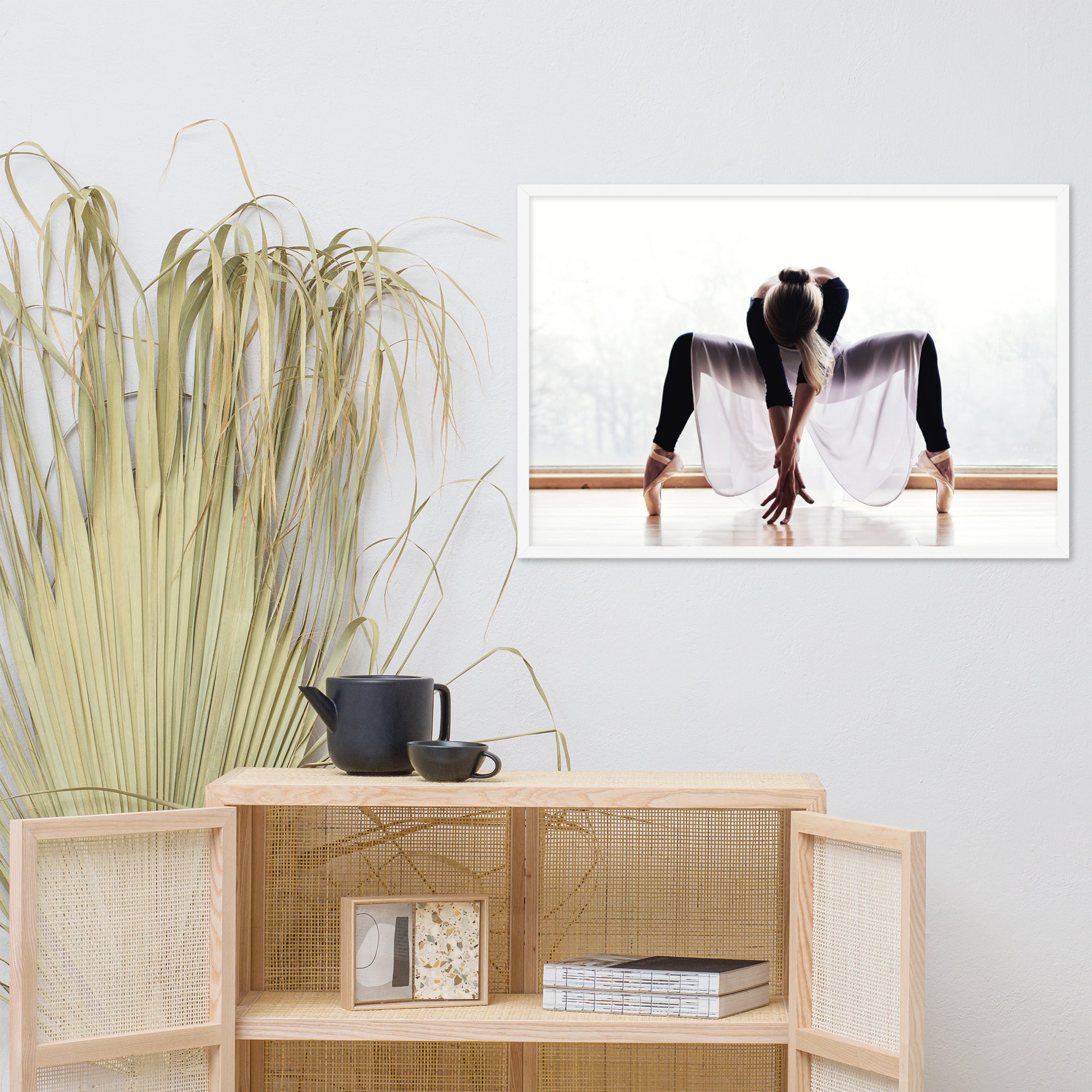 Elegant Dancer Framed poster décor