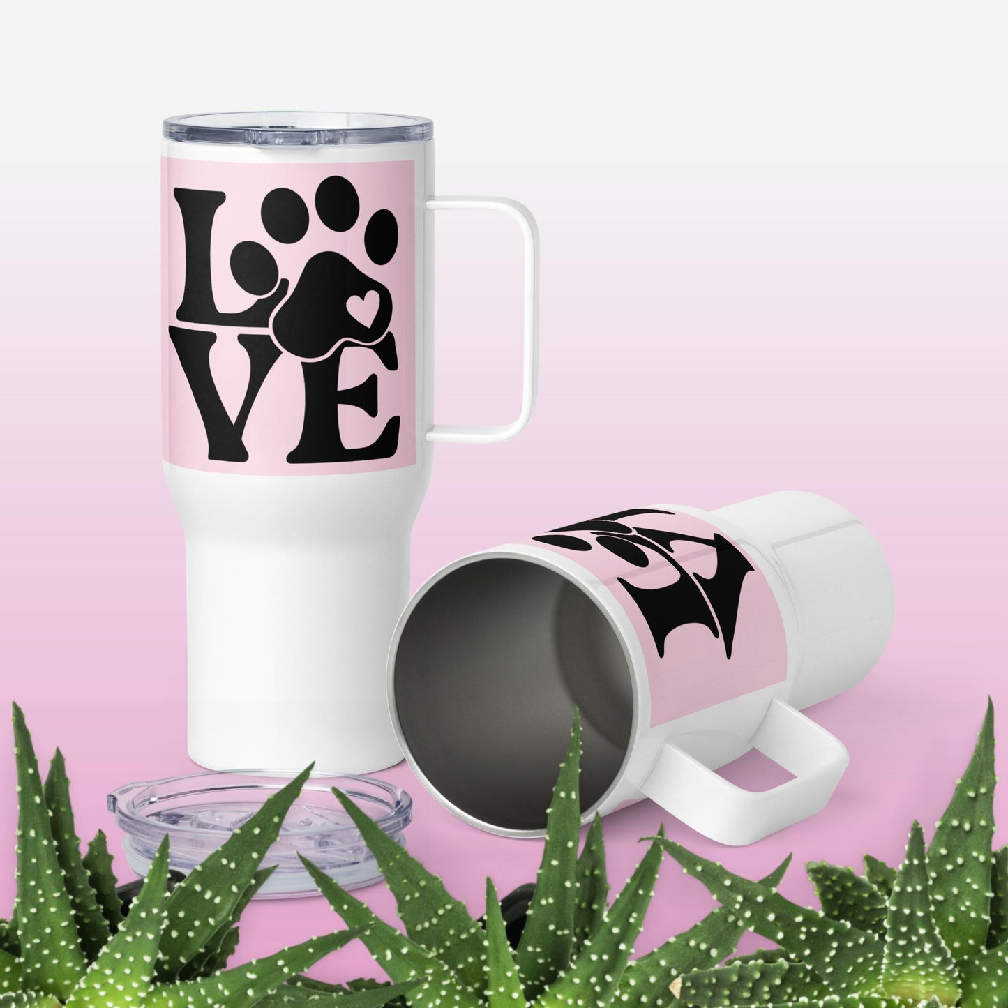 Travel mug with a handle