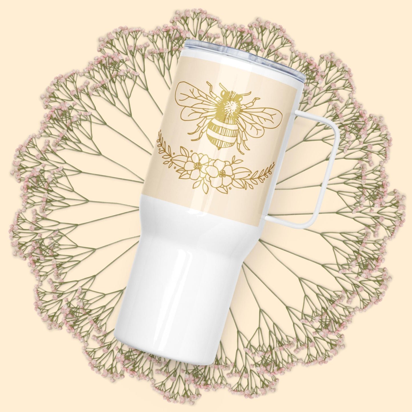 Travel mug with a handle