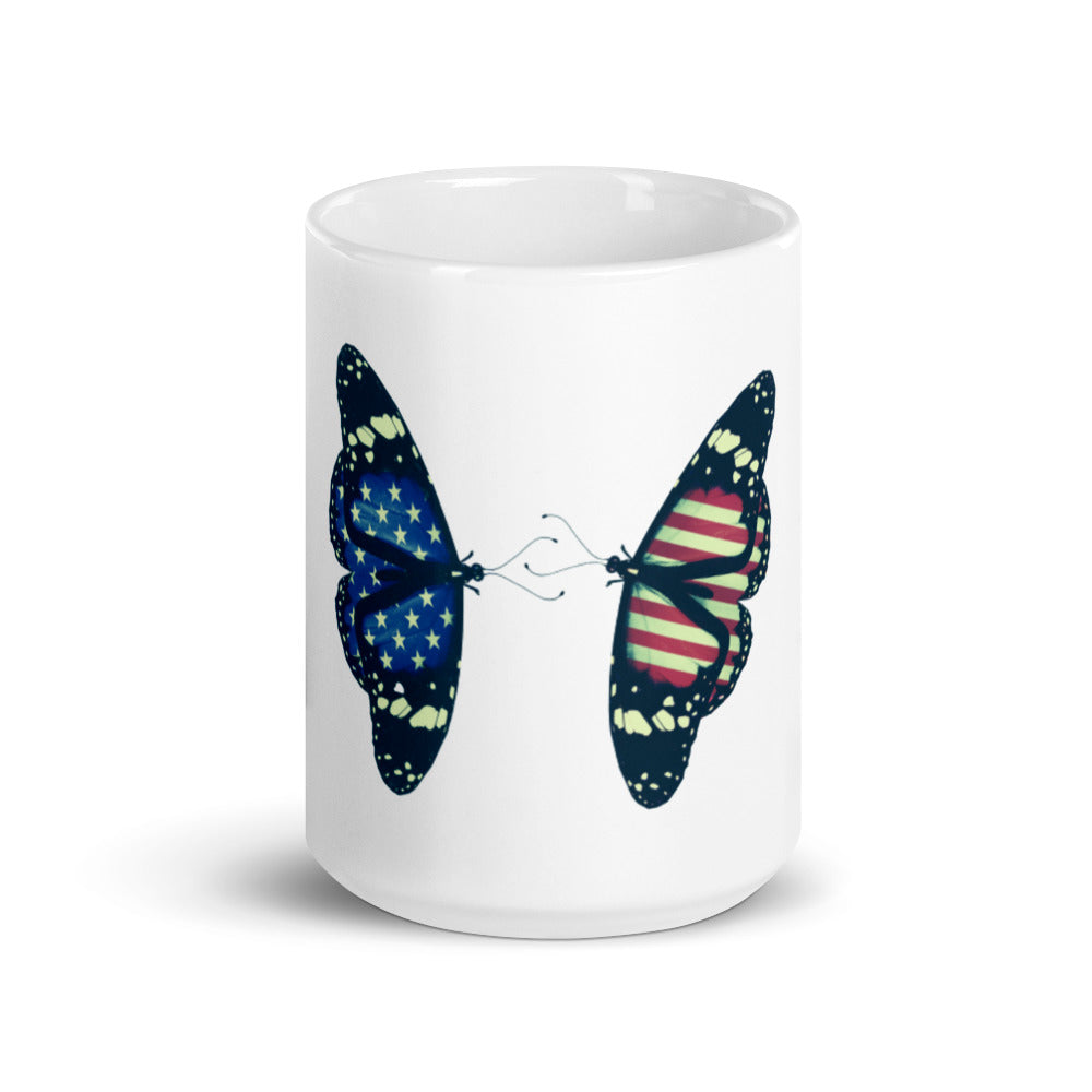 Enjoy your favorite hot beverages with a touch of national pride as you savor the exceptional quality and eye-catching design of this remarkable mug.