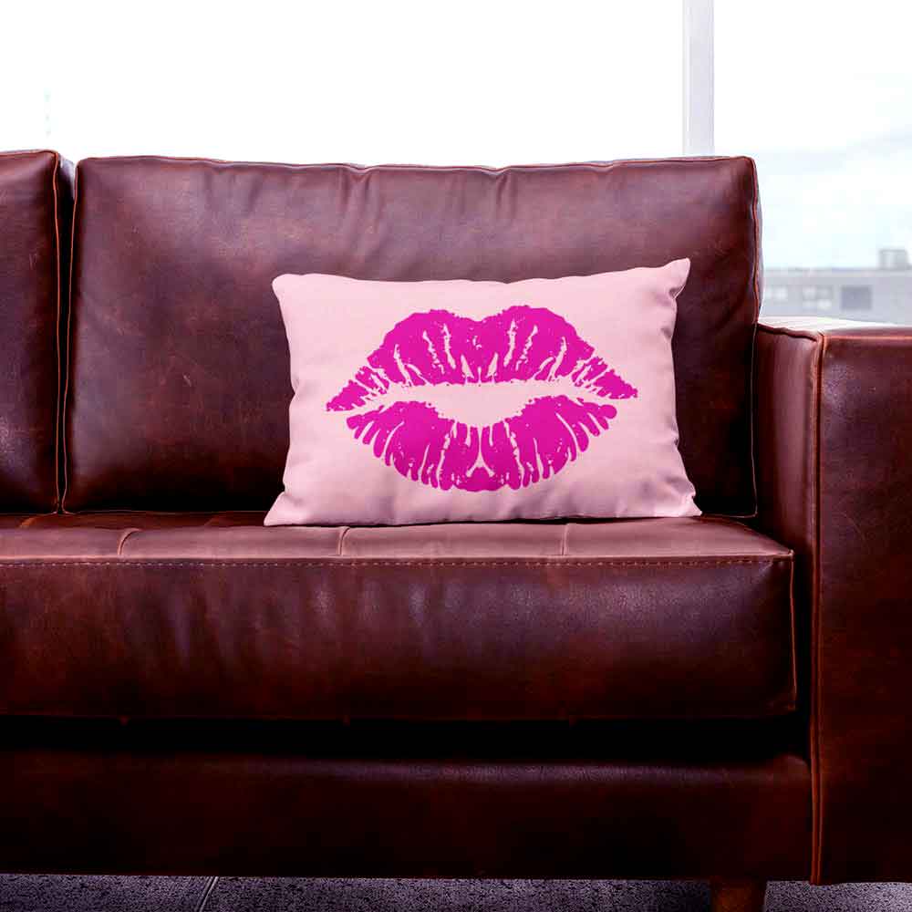 Elegant pink lips decor piece for fashionable homes