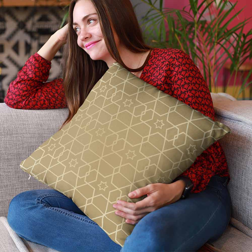 Geometric print accent pillow cover for fashionable home décor