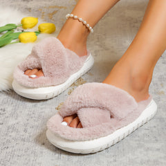 Fashionable Lightweight Non-slip Super Soft Fluffy Slippers Women Plush Crossover Bridesmaids Slippers Bachelorette Party slides