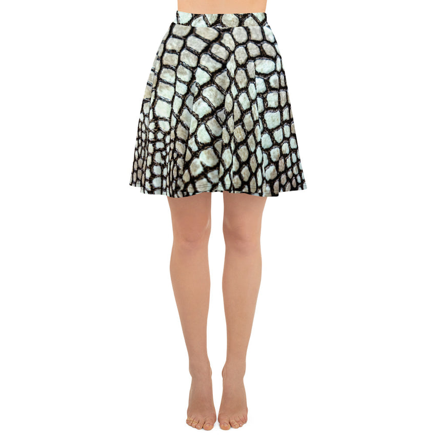 Eye-catching animal print skirt for women in black and white