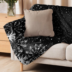 Black and White Snowflakes Sherpa blanket lioness-love