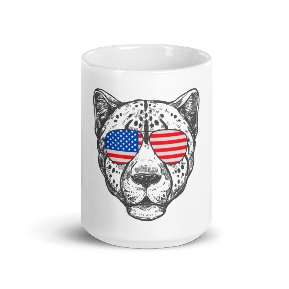 Ideal for animal lovers and proud Americans, this mug is a must-have addition to your collection.